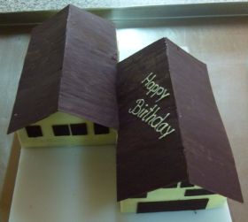 Torte in Form eines Hauses